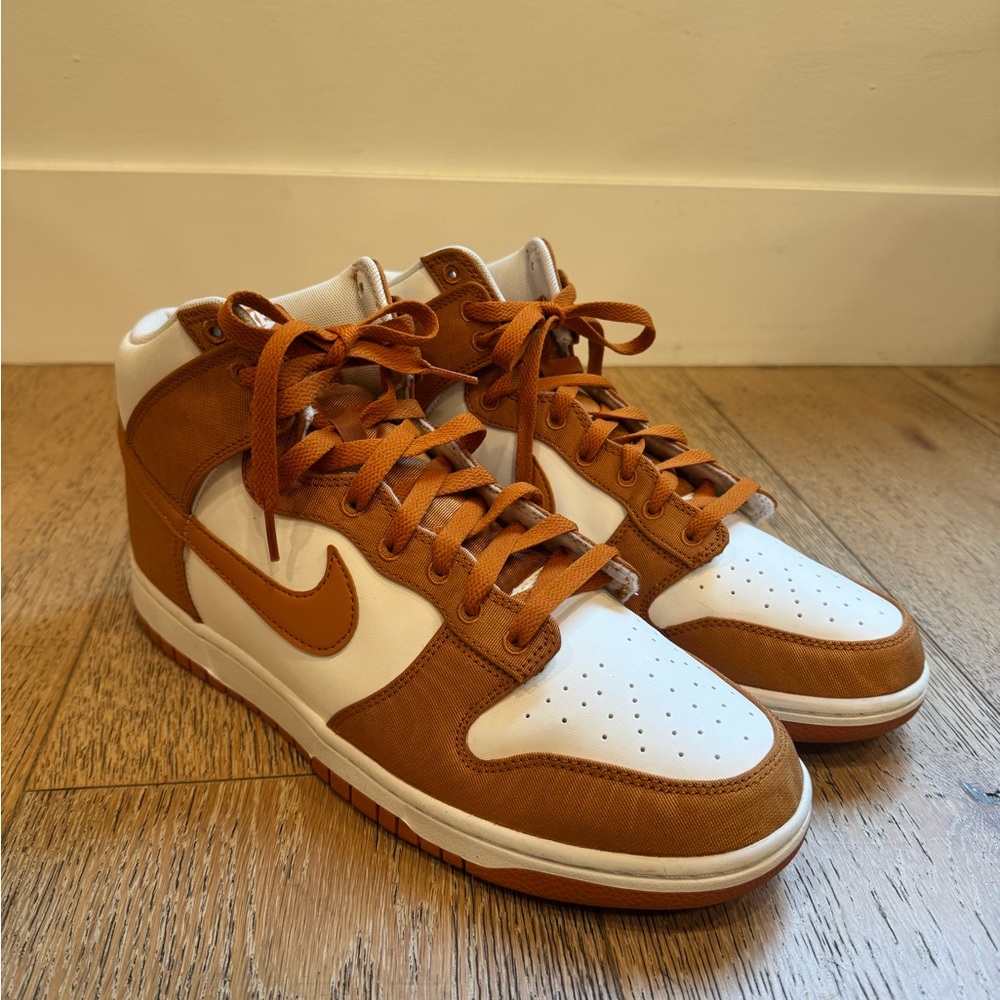 Nike Dunk High Retro SE "Monarch" Orange Sneakers